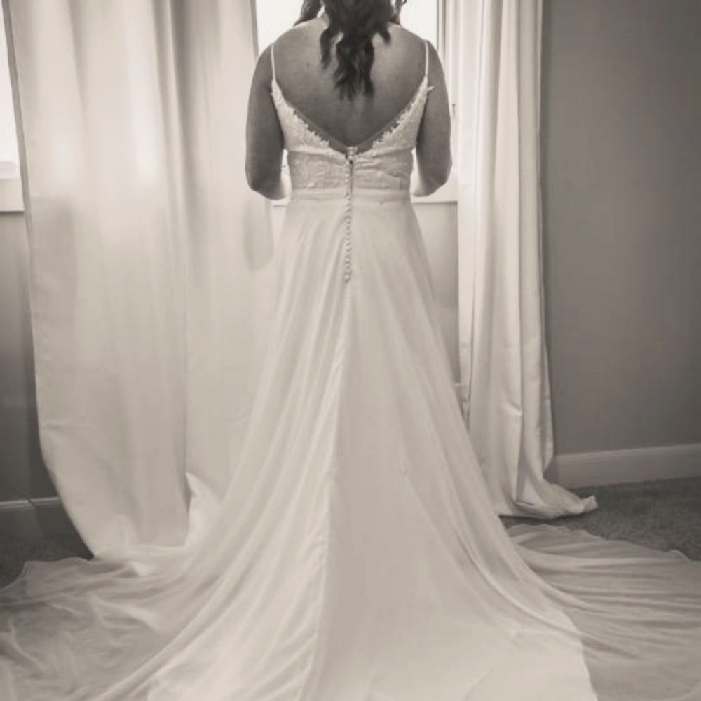 Wedding dress, worn 1 time, size 8